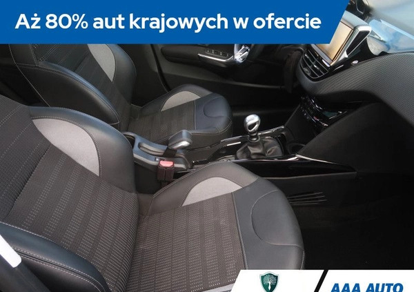 Peugeot 2008 cena 52000 przebieg: 79507, rok produkcji 2016 z Łomża małe 232